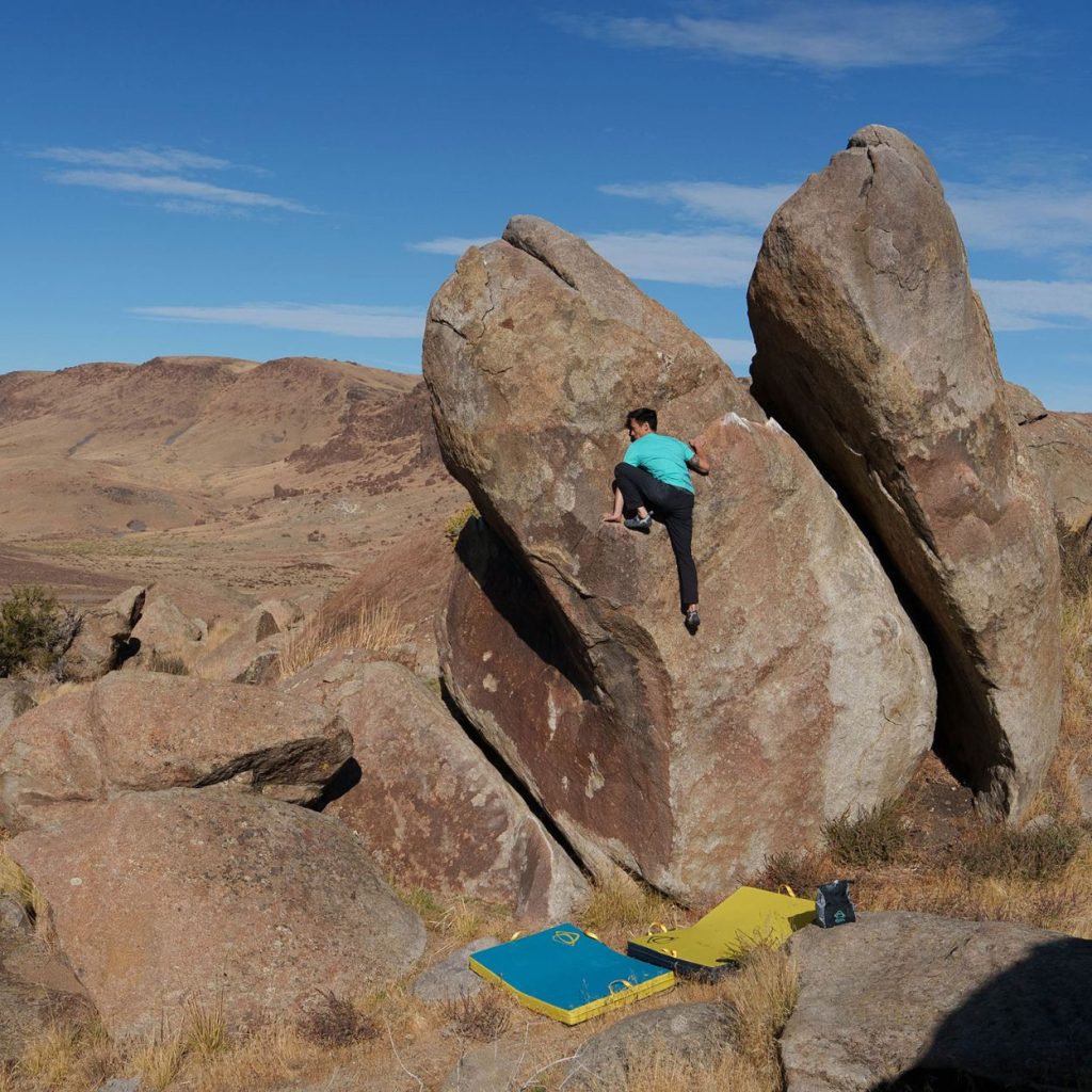 climber and crash pad image