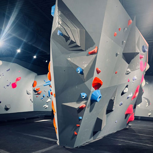 Shift Opens With an Innovative, Tiltable Boulder