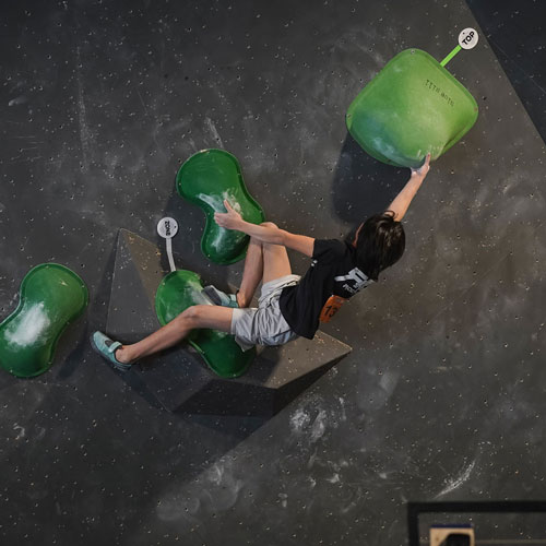 youth competitive climber photo by Jason Chang