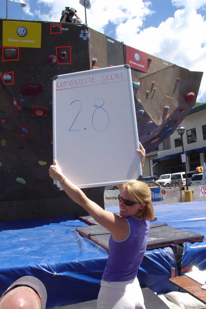 Anne-Worley holding up a scorecard
