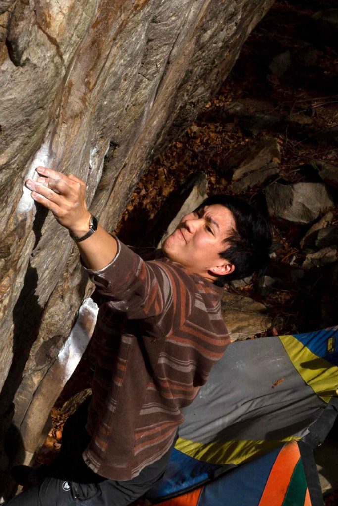 Zuoyi bouldering outside