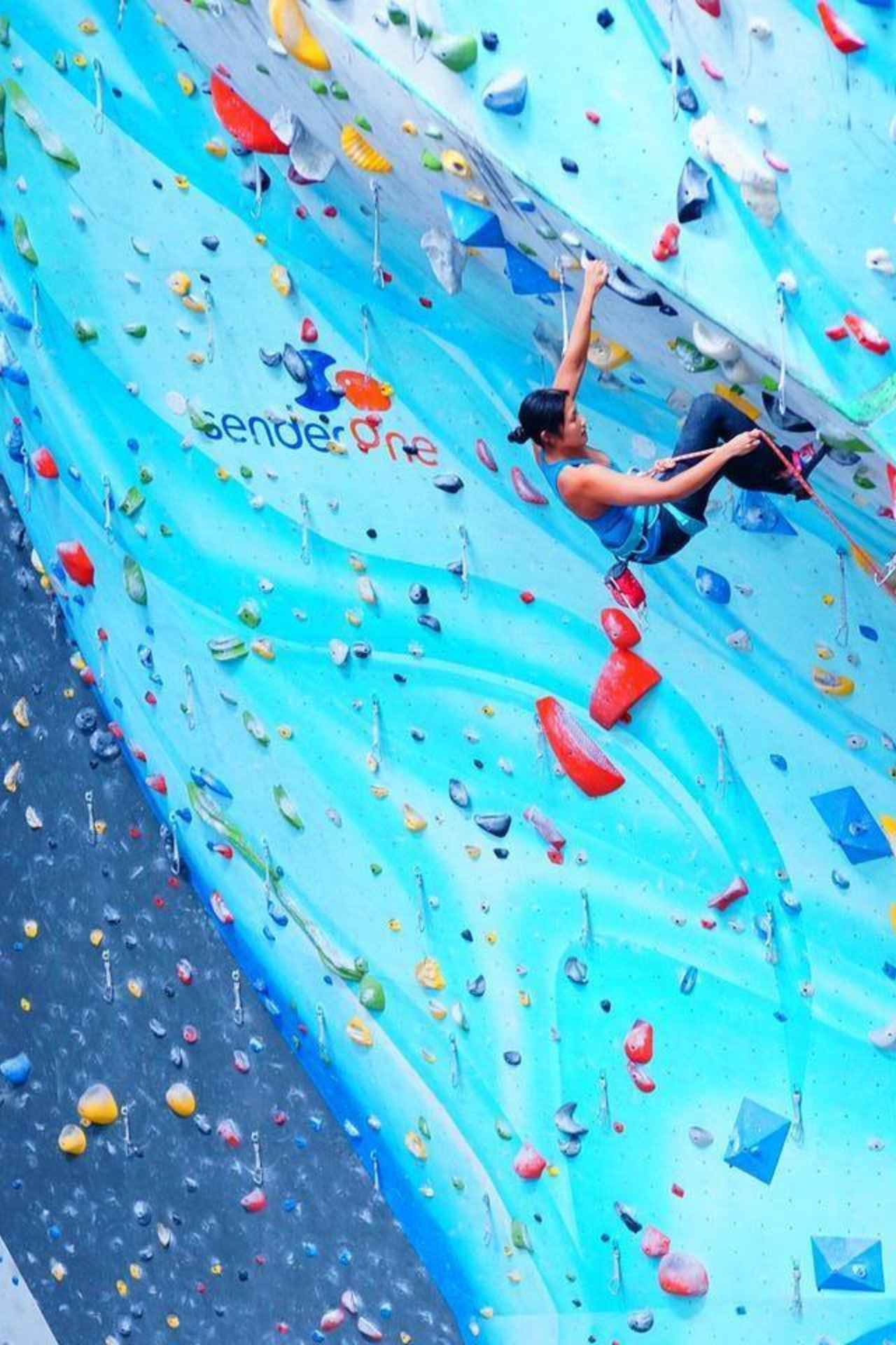 Alice Kao lead climbing at Sender One SNA