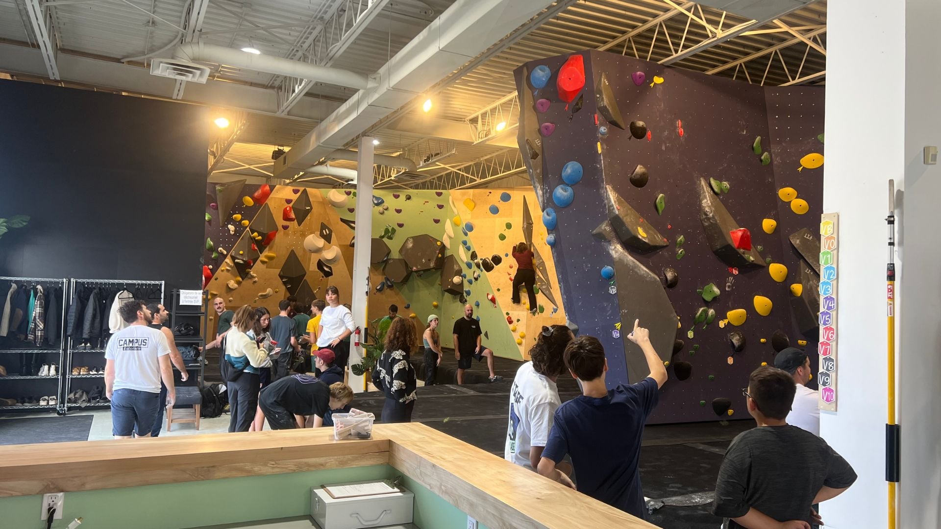 Climbers bouldering at Atelier Bloc in Quebec