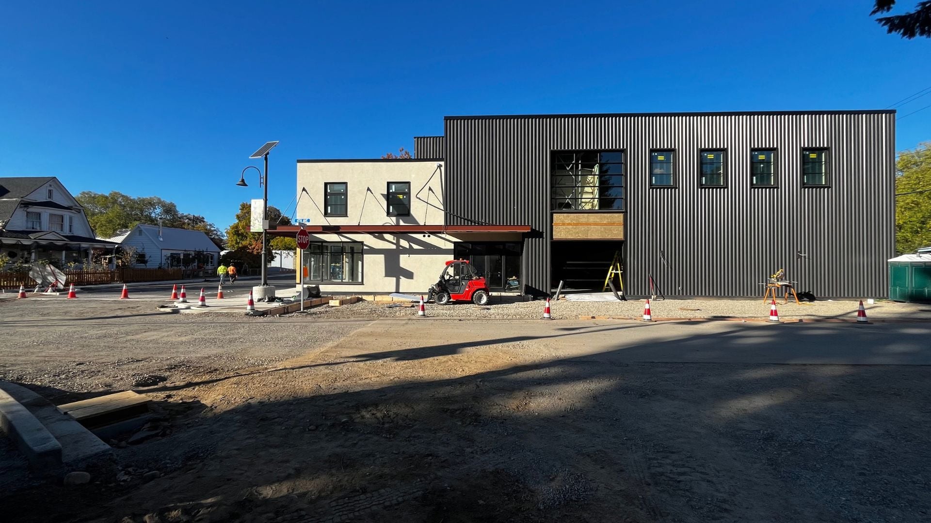 The exterior and parking lot of Methow Spires