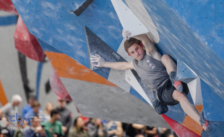 Colin Duffey in bouldering competition