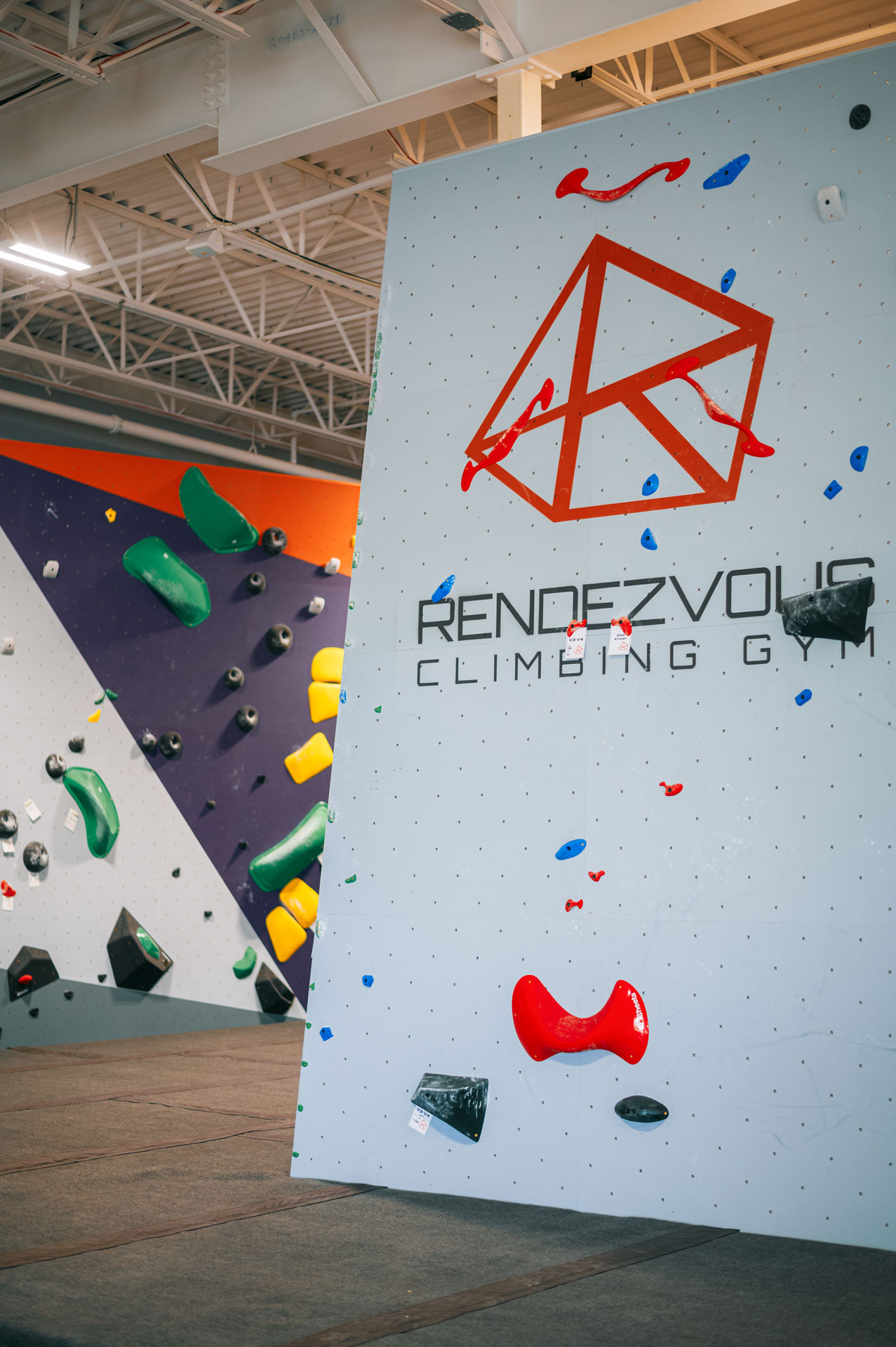 Rendezvous logo in the gym