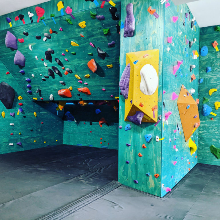 “DIY Spirit” Fuels Small-Town Bouldering Gym Build in Colorado