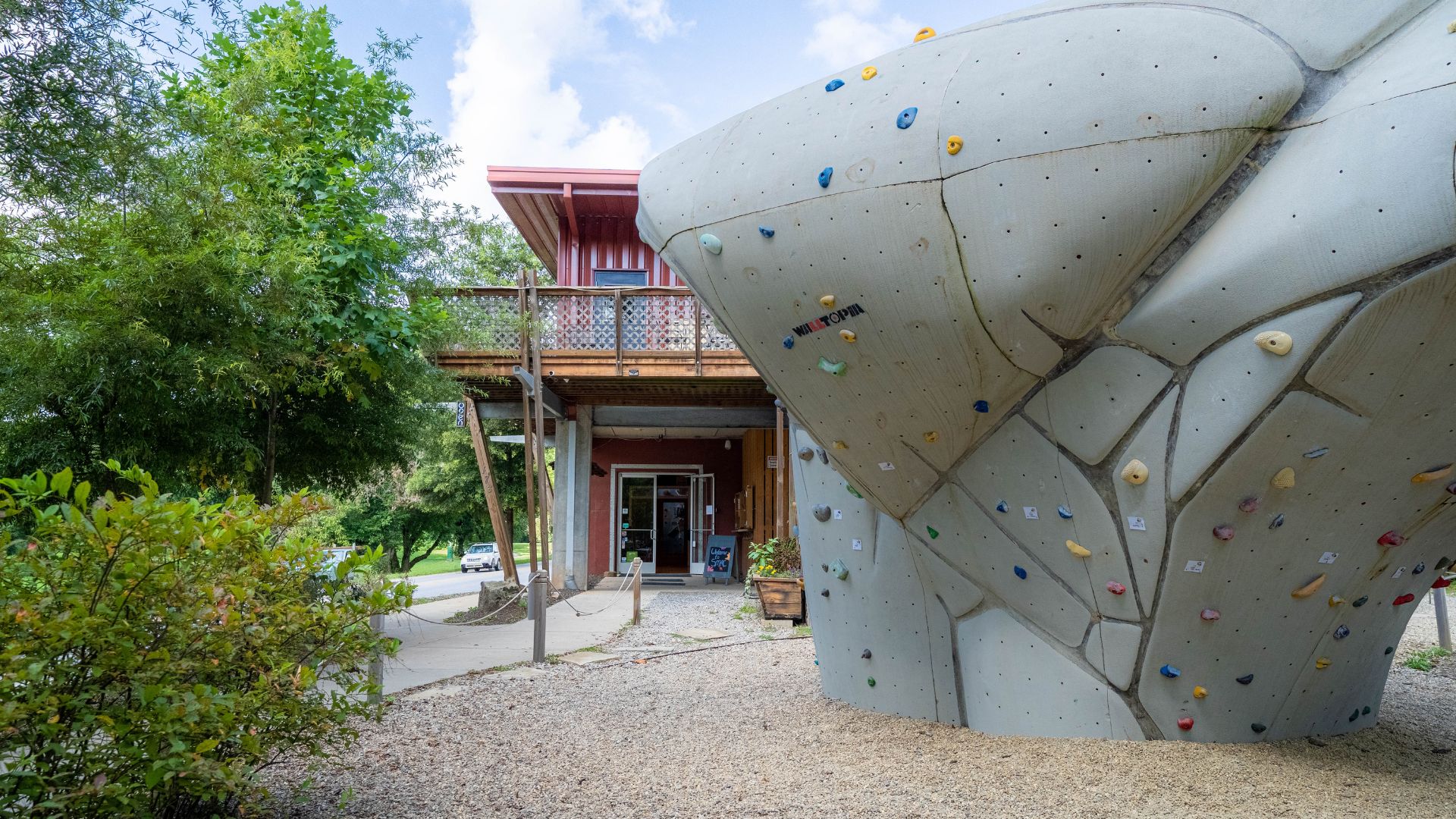 Outdoor bouldering at The River